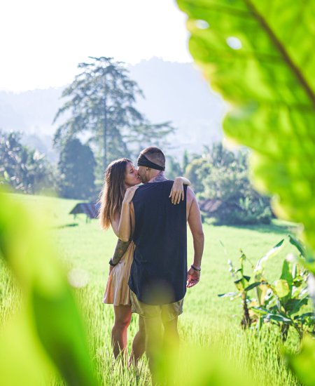 sidemen trekking and photo